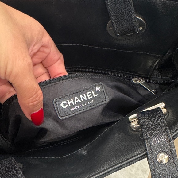 Chanel  Paris-biarritz leather tote - Picture 2 of 5